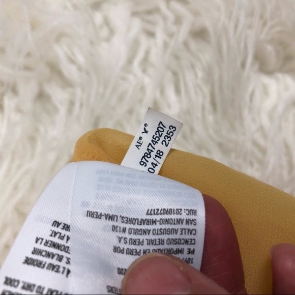 American Eagle Yellow Embroidered Shorts Small boho Y2K - Picture 3 of 5
